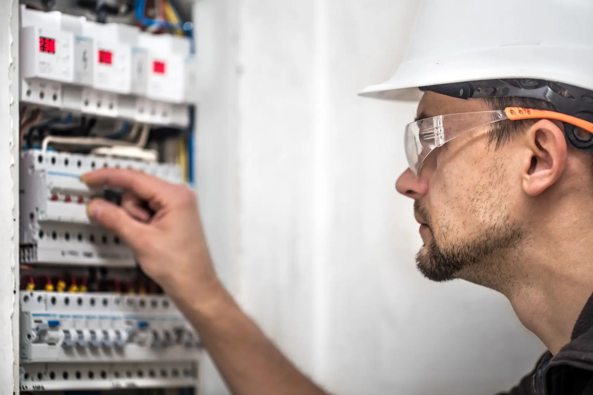 Vorteile der Wahl eines Elektrikers in Ihrer Nähe Vorteile der Wahl eines Elektrikers in Ihrer Nähe